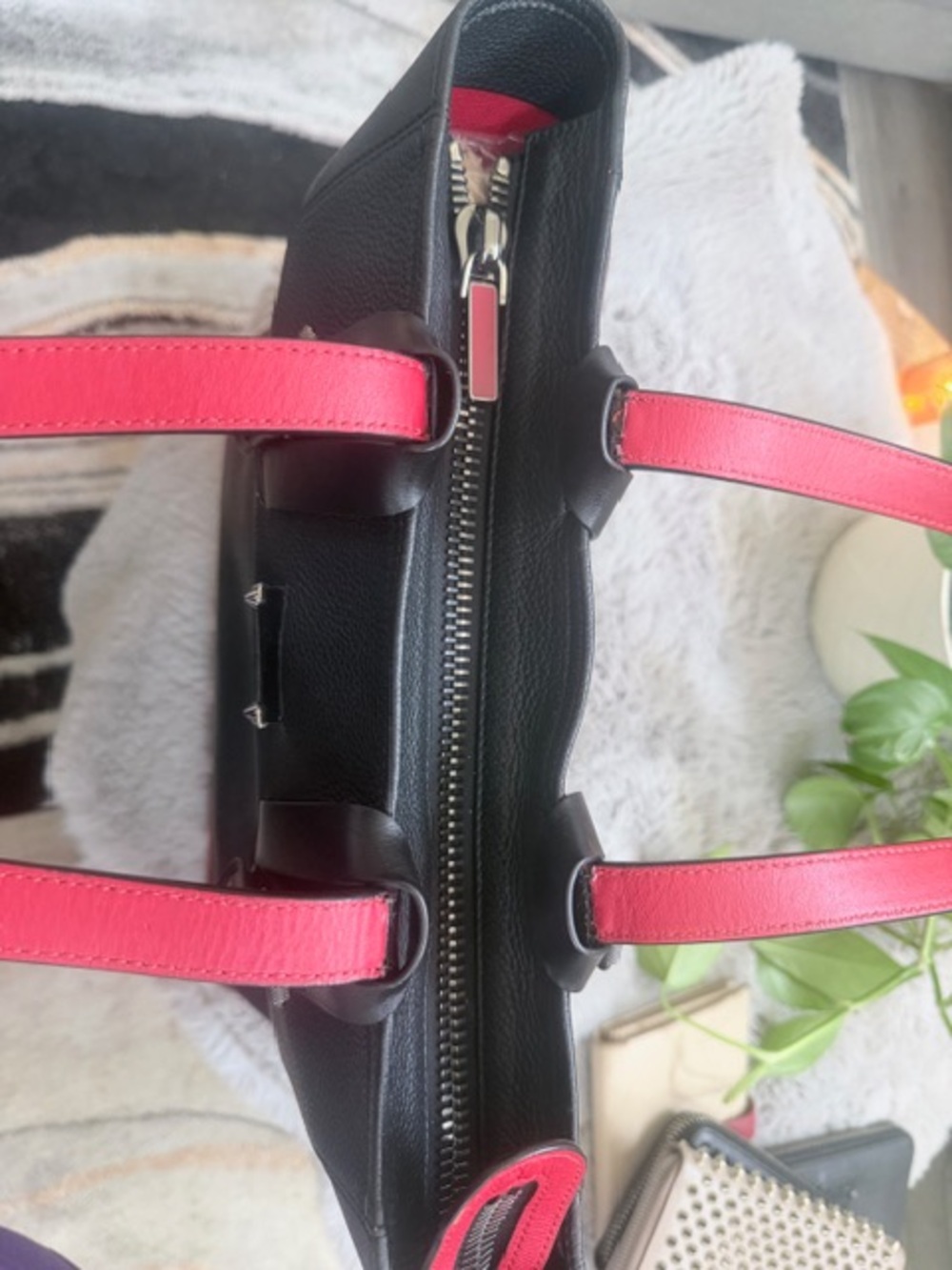 Christian Louboutin Kabiker Tote Bag Grain Calf Leather Black and Red - Picture 7 of 10